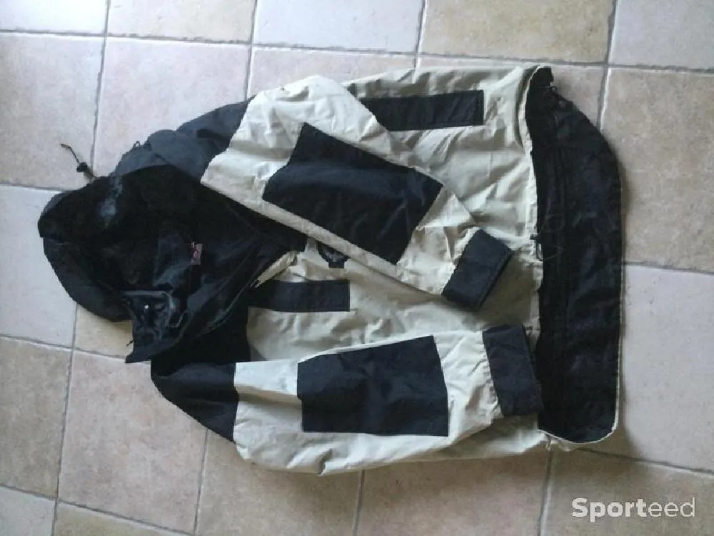 Blouson de surf Town André country taille L d'occasion Ajouté le : 02/10/2023