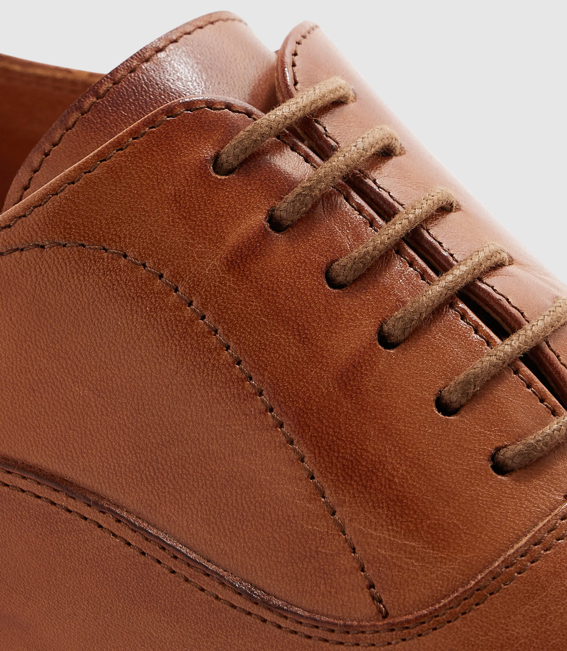 Derby en cuir camel Emanuel