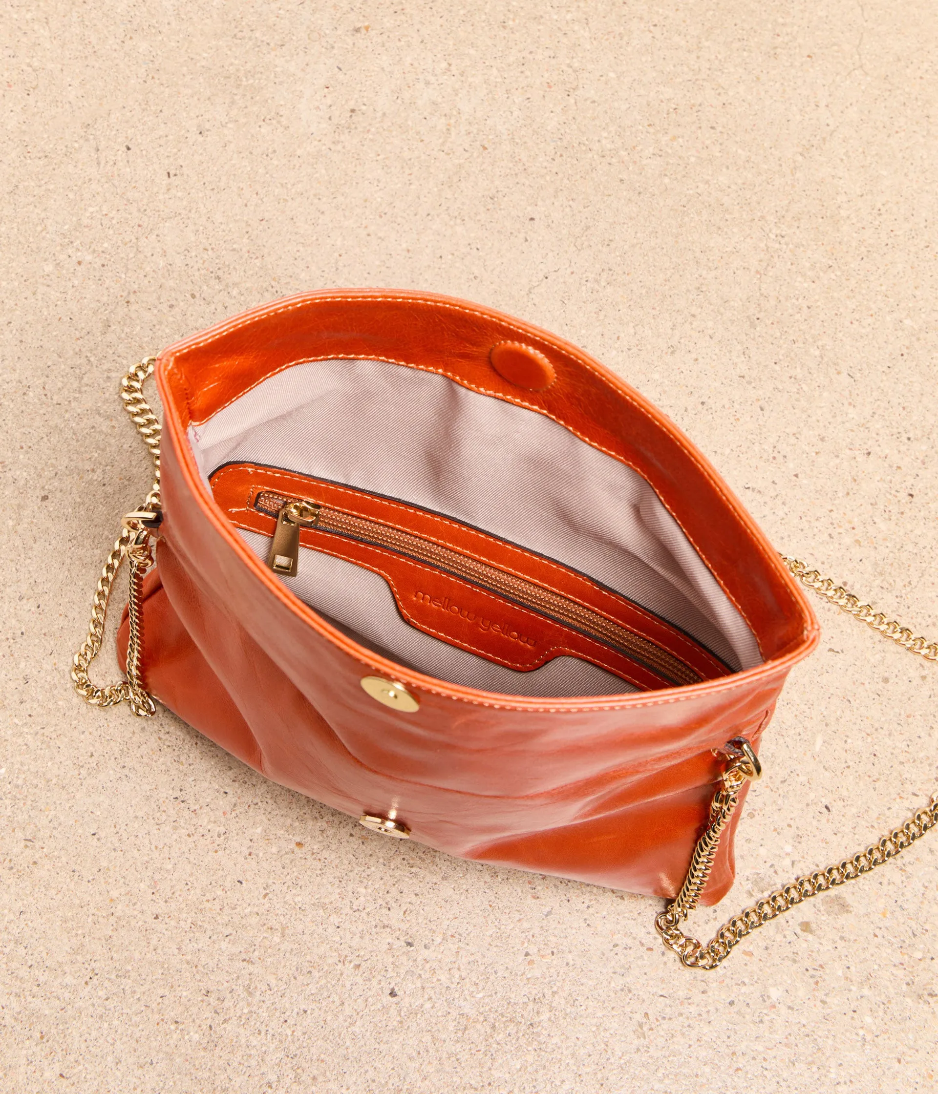 Pochette orange Nova